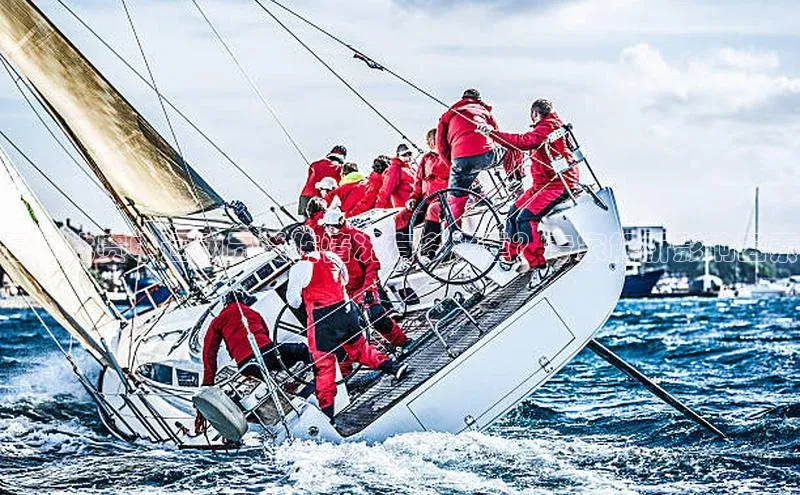 新宝gg中文在线足球比赛中运动员受伤情况有多严重？专家解析影响因素